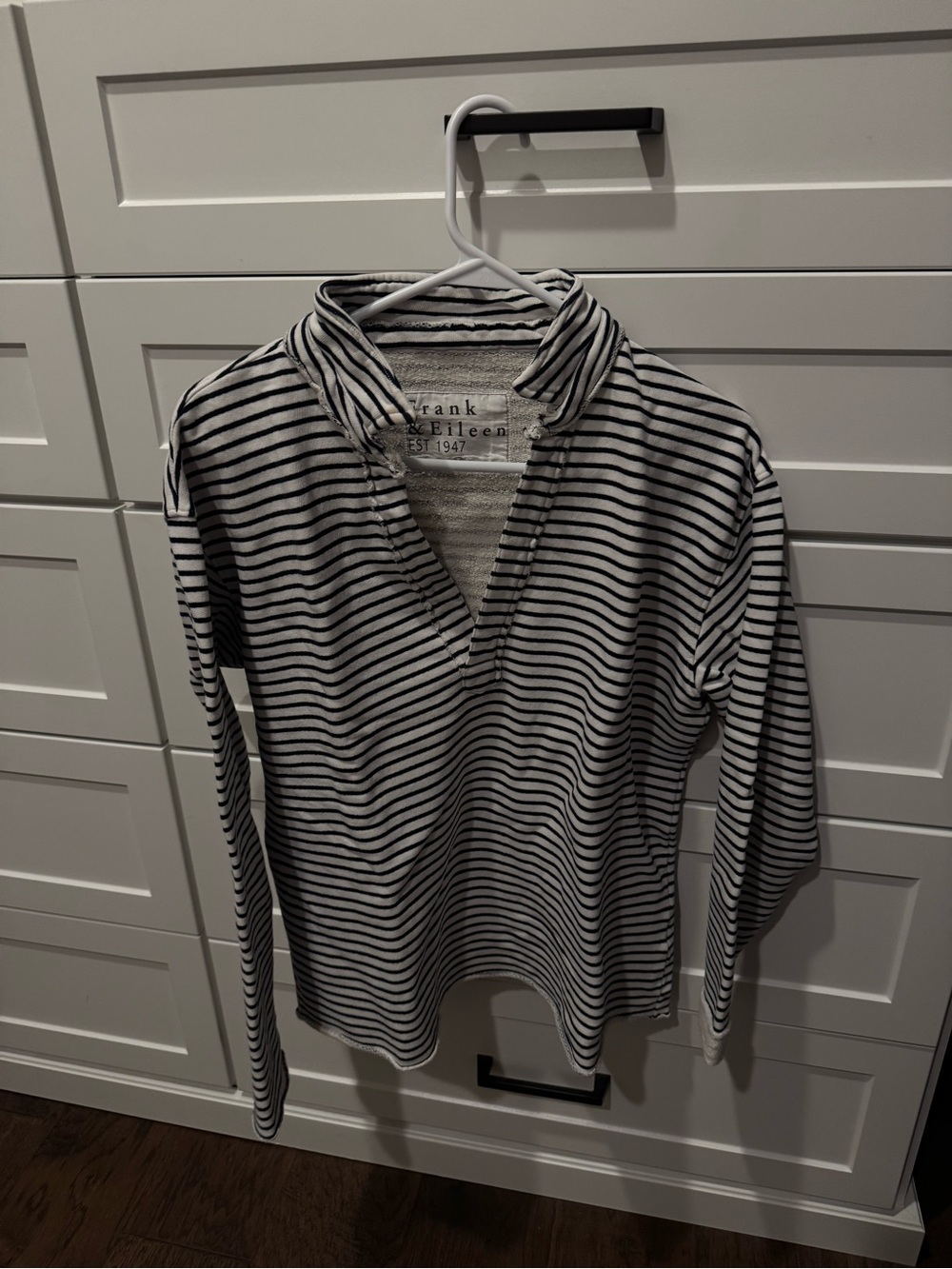Frank & Eileen Women’s Black & White Striped Long-Sleeve shirt size medium